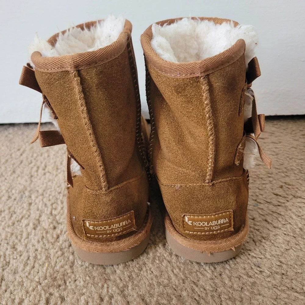 Koolaburra by‎ UGG 13 Victoria Boots Kids Chestnut Suede Faux Fur Bows 1019372